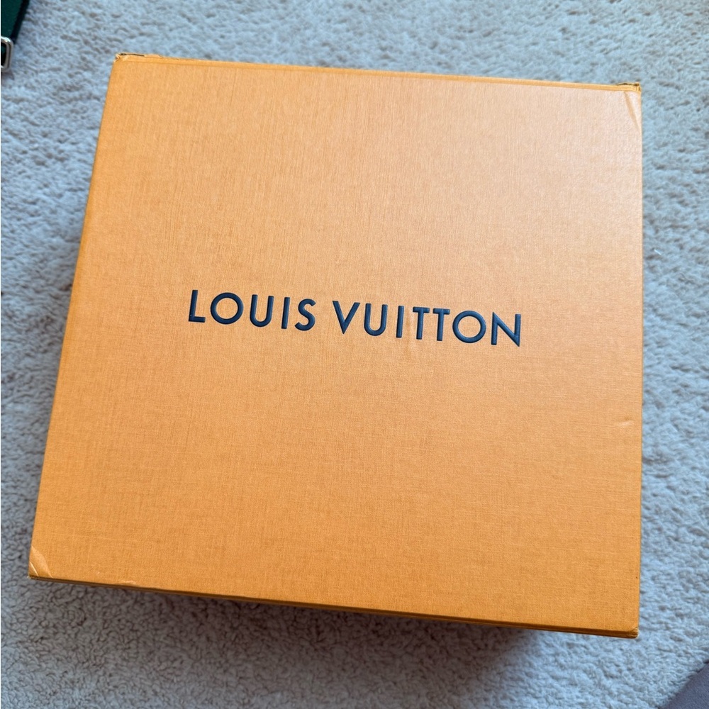 Louis Vuitton Brown and Tan Monogram Satchel - Picture 7 of 13